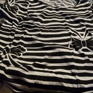 Lularoe perfect tee